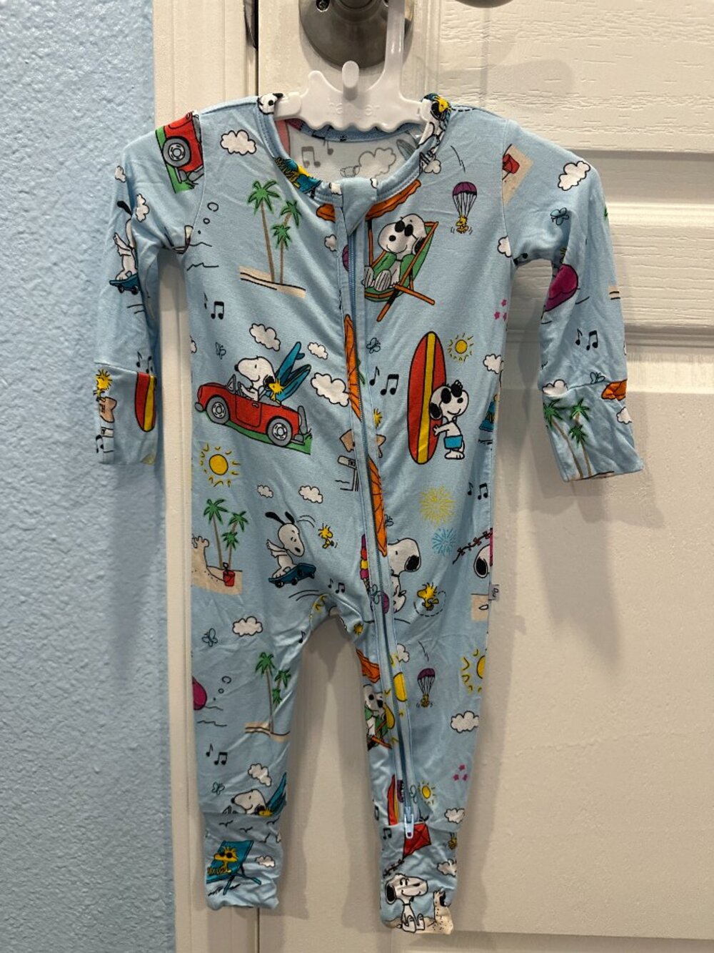 Little Peanuts Bamboo "Snoop Dawgg" Snoopy Convertible Zippy